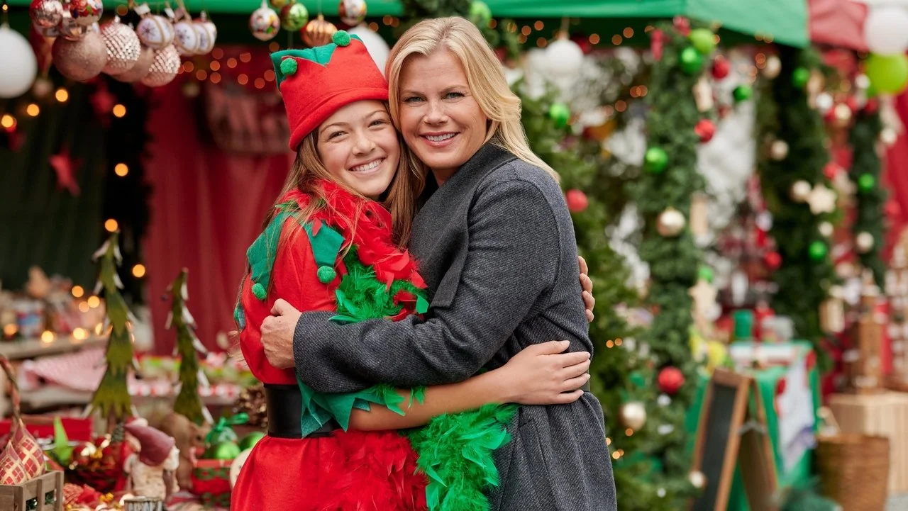 Stillbild ur A Magical Christmas Village