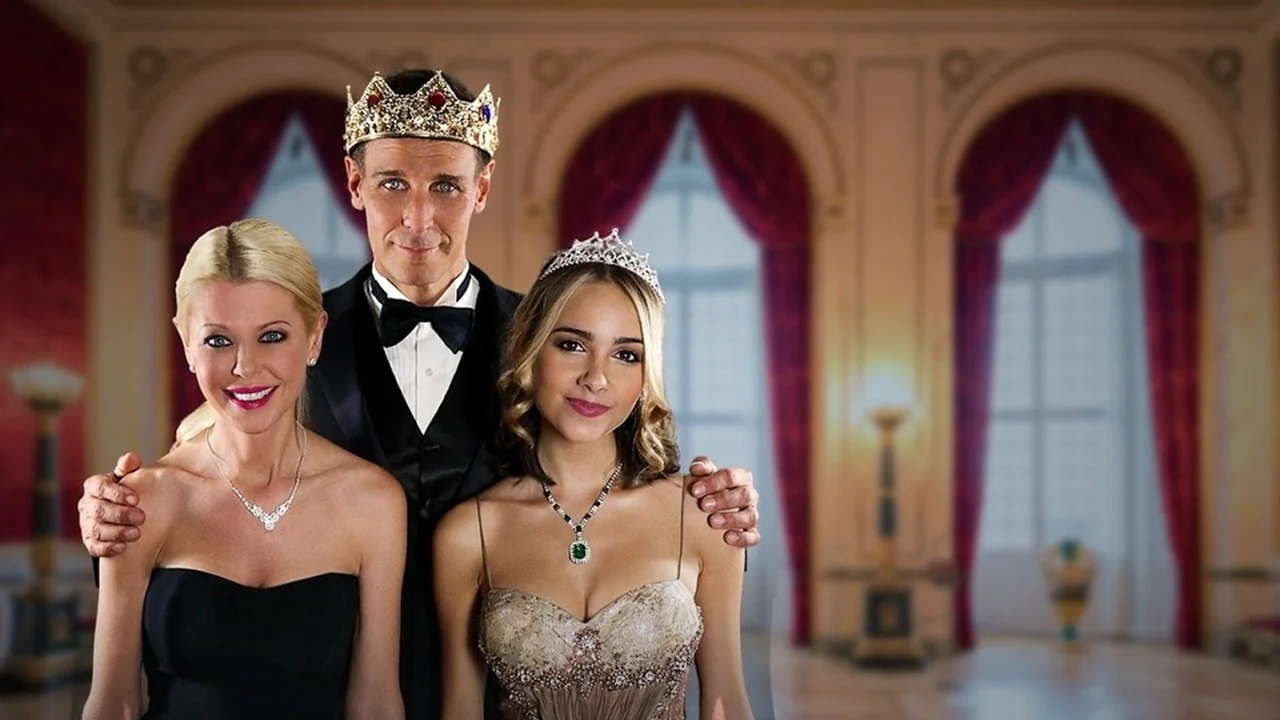 Stillbild ur A Royal Christmas Ball