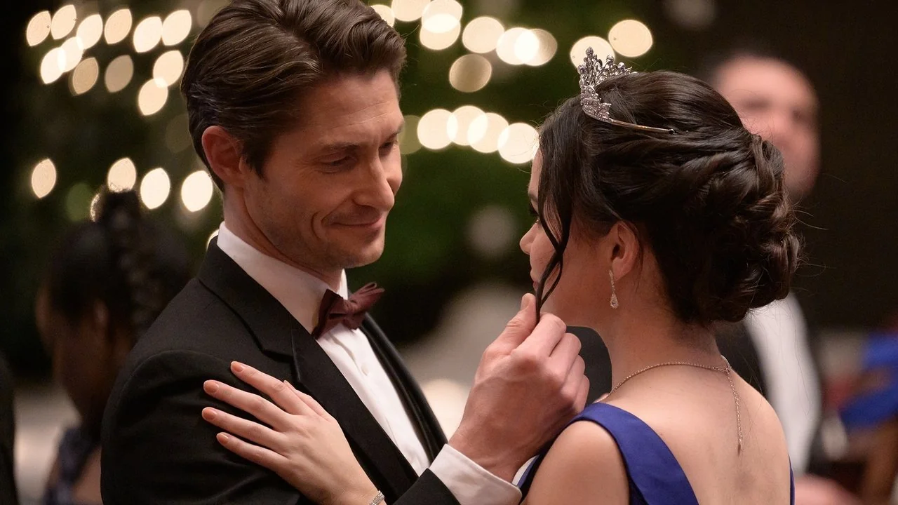 Stillbild ur A Royal Christmas Match