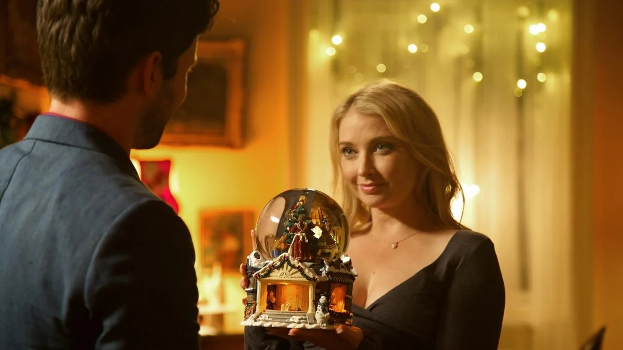 Stillbild ur Best Christmas Ball Ever