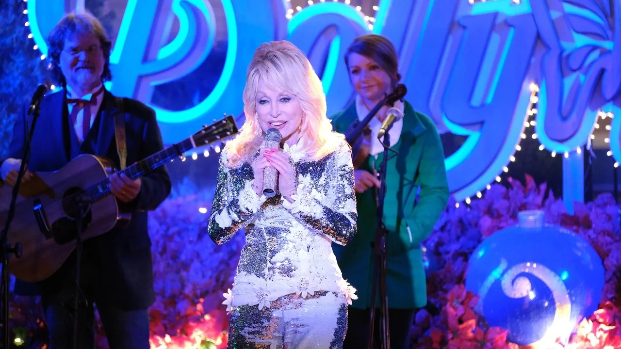 Stillbild ur Christmas at Dollywood