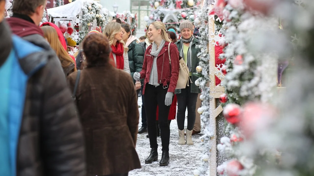 Stillbild ur Christmas at the Palace