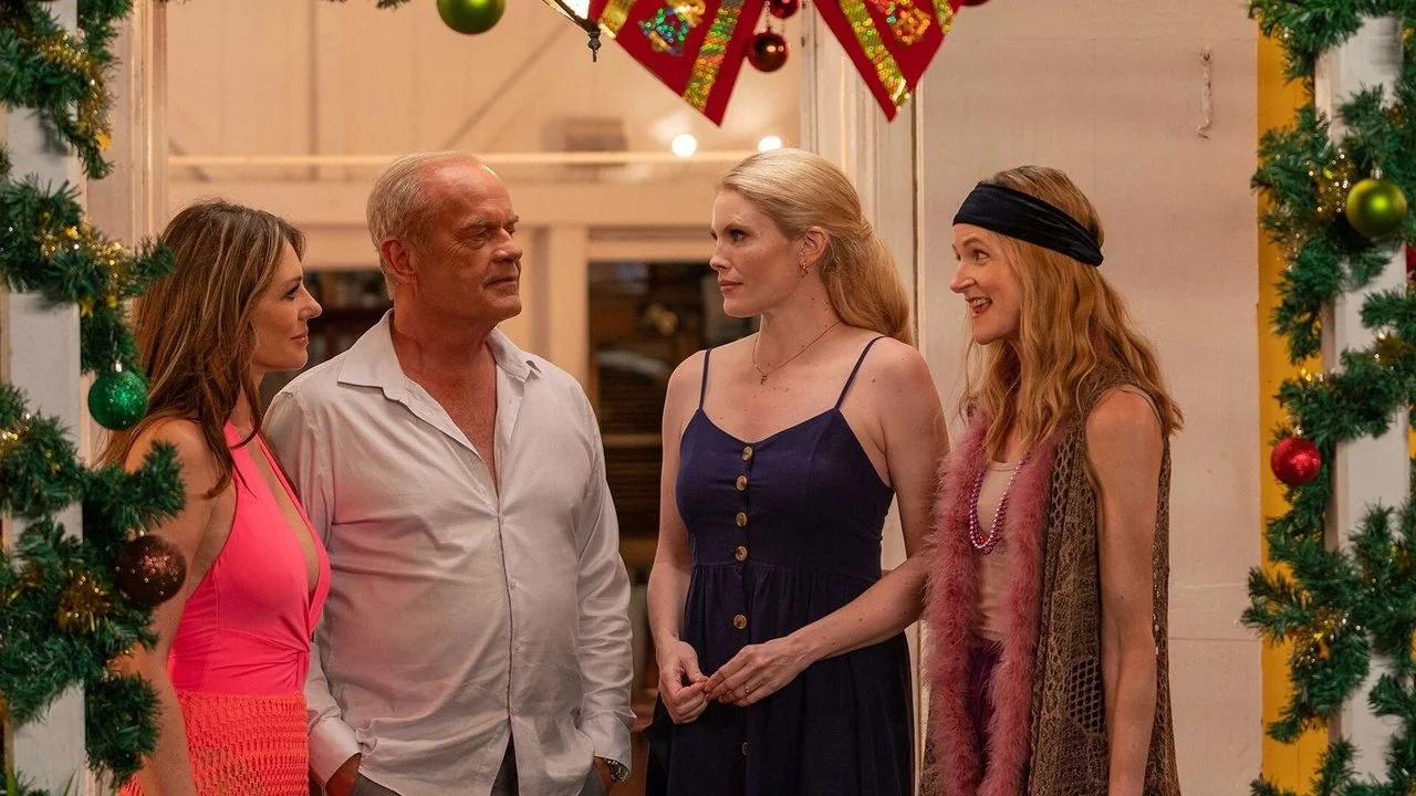 Stillbild ur Christmas in Paradise