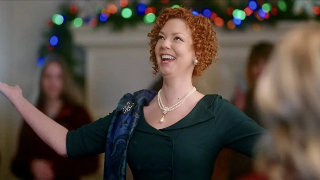 Stillbild ur Love at the Christmas Contest