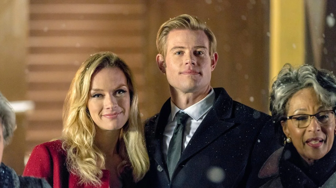 Stillbild ur Marry Me at Christmas
