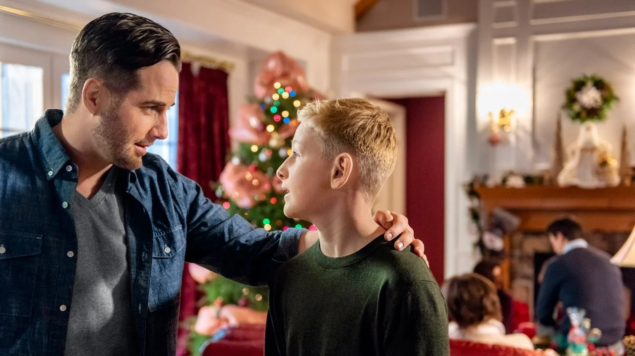 Stillbild ur Marrying Father Christmas