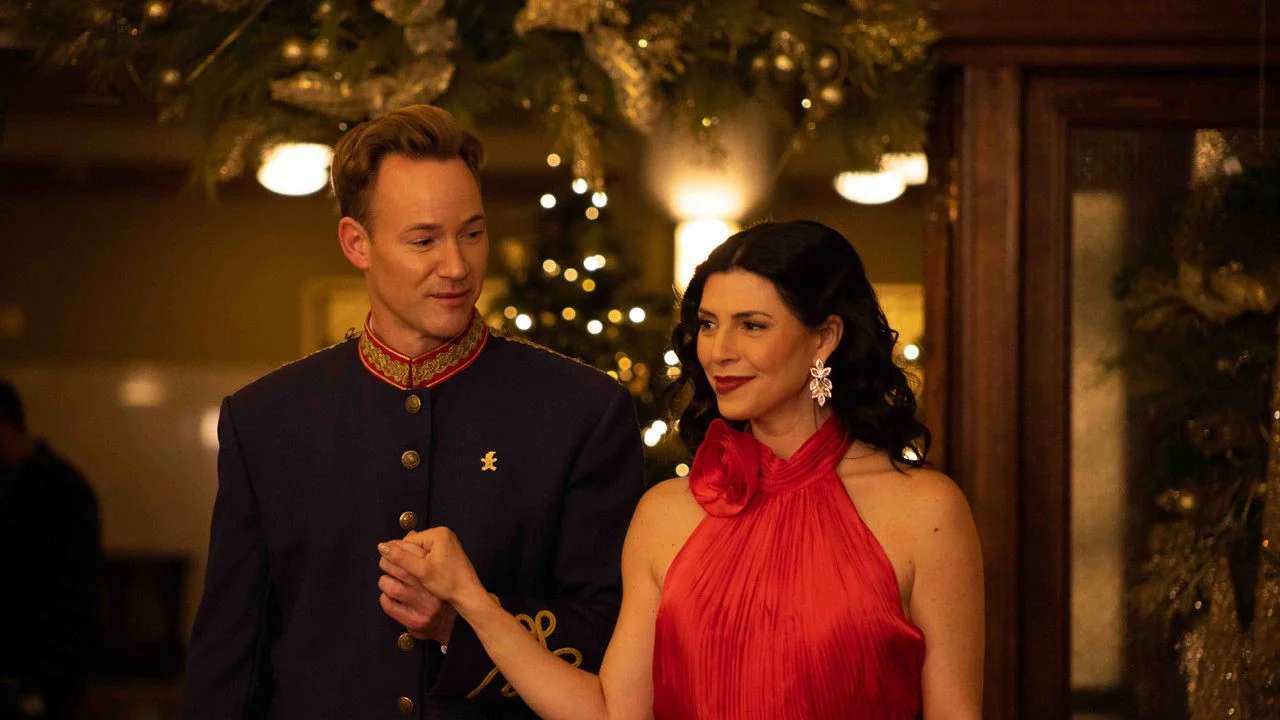 Stillbild ur Royally Yours, This Christmas