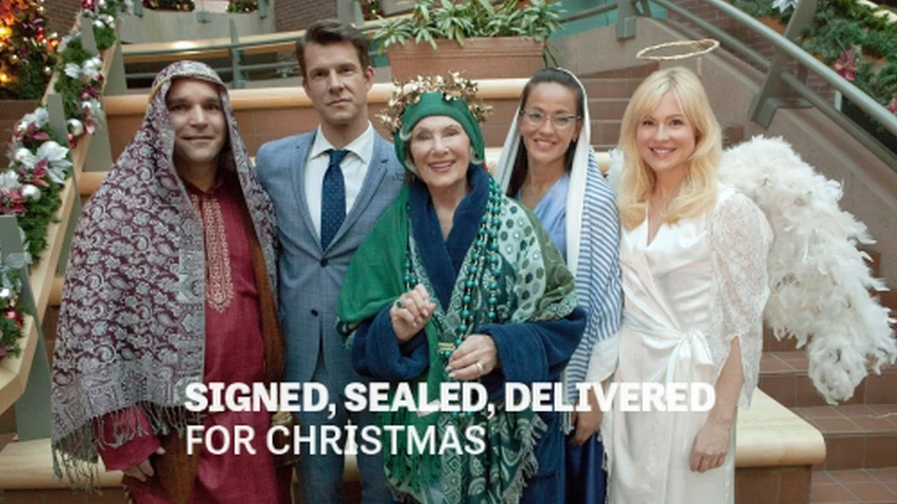 Stillbild ur Signed, Sealed, Delivered for Christmas